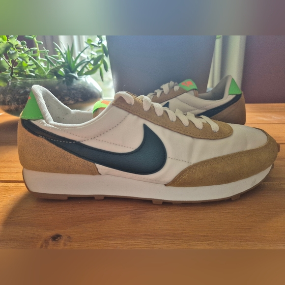 Nike Daybreak Waffle Trainers - Mens Size 9 - Picture 1 of 6